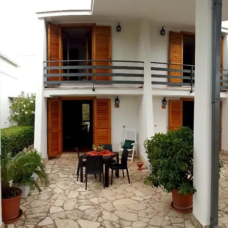 Aparthotel Pets Under The Sun *